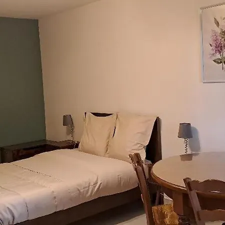 Cour La Dame Chez Beatris Et Christophe Janson